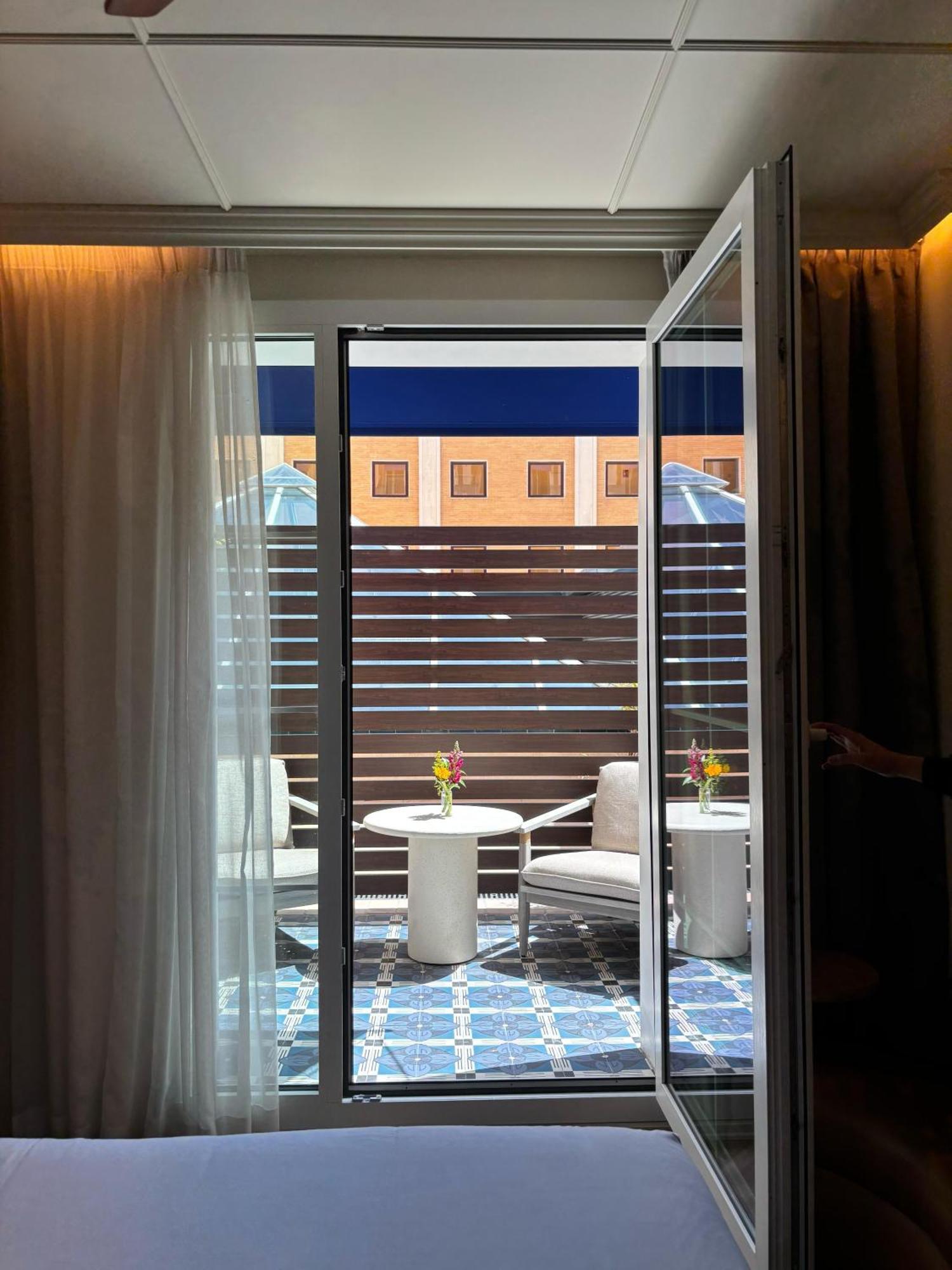 Only You Hotel Sevilla ภายนอก รูปภาพ
