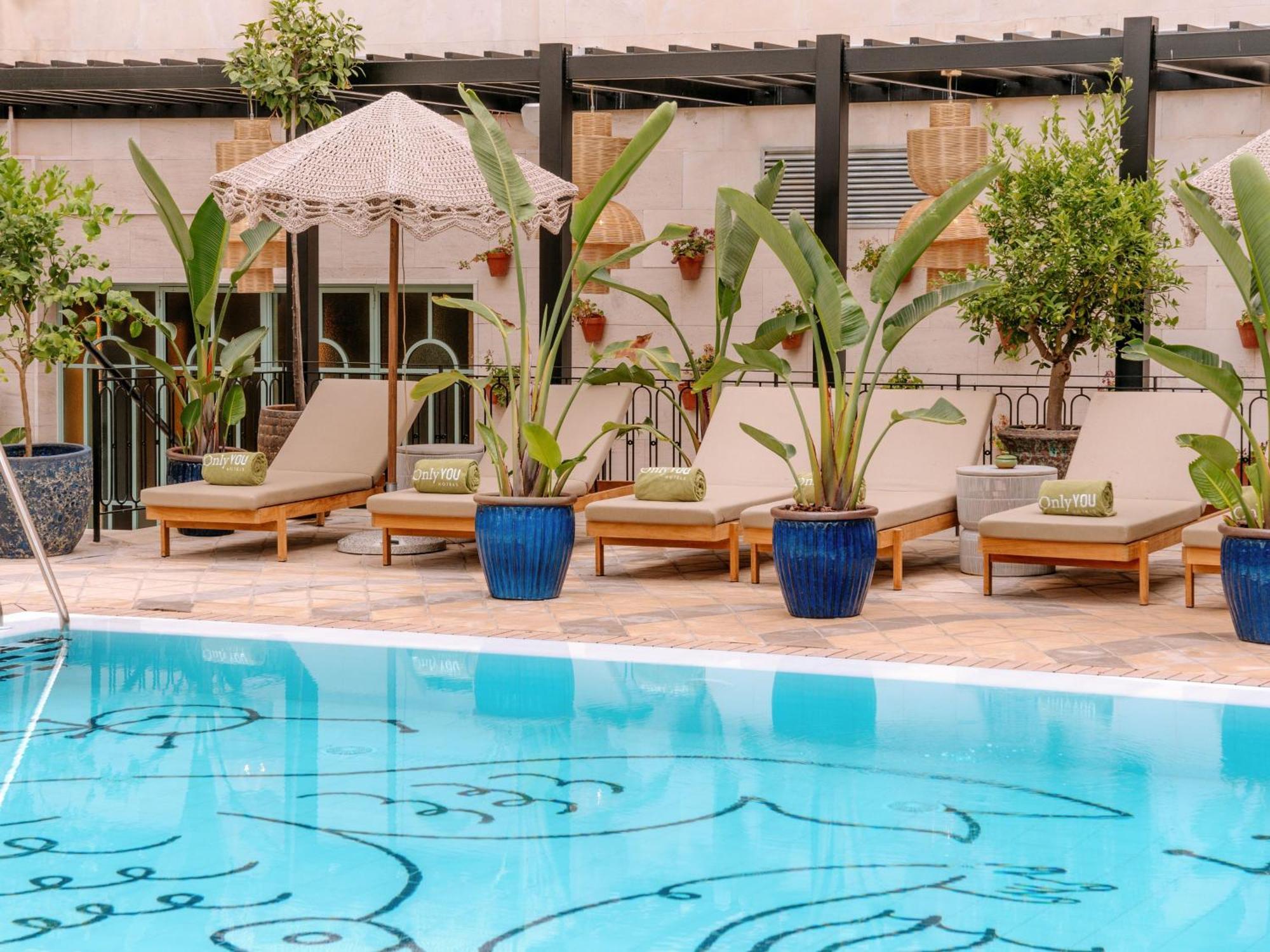 Only You Hotel Sevilla ภายนอก รูปภาพ